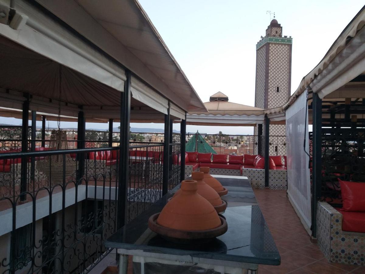 Hotel Lahlou Riad Cafeteria Oujda Bagian luar foto