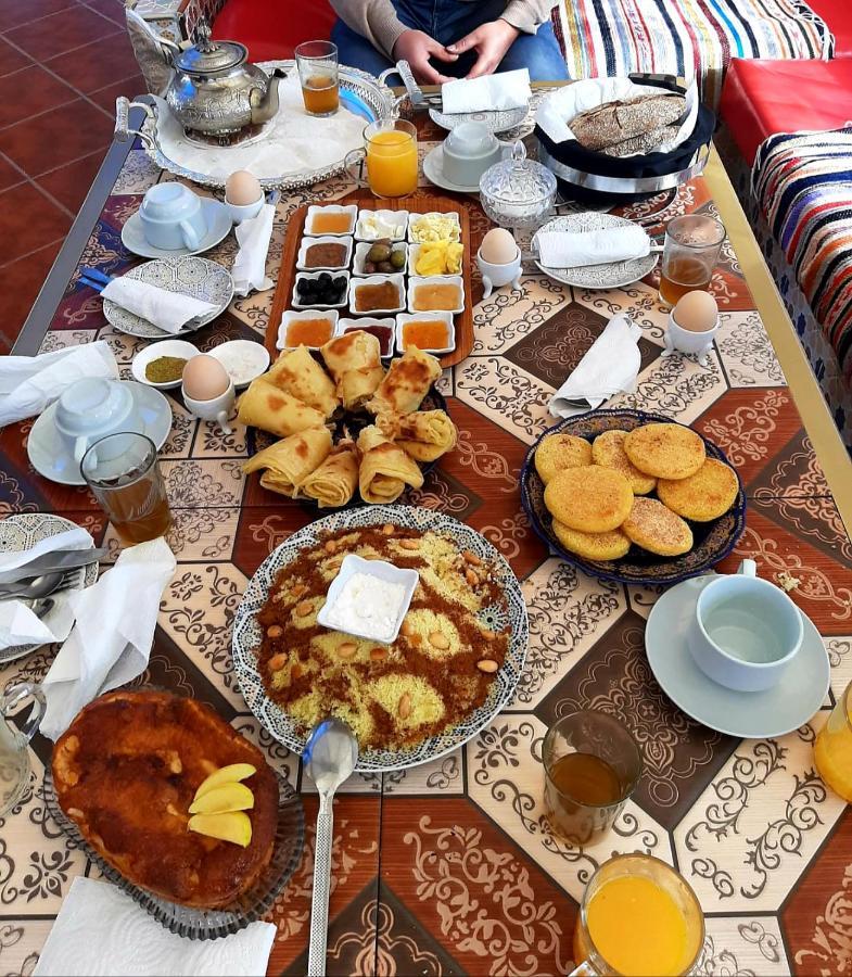 Hotel Lahlou Riad Cafeteria Oujda Bagian luar foto
