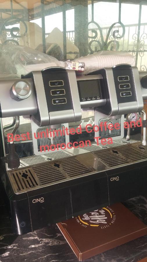 Hotel Lahlou Riad Cafeteria Oujda Bagian luar foto
